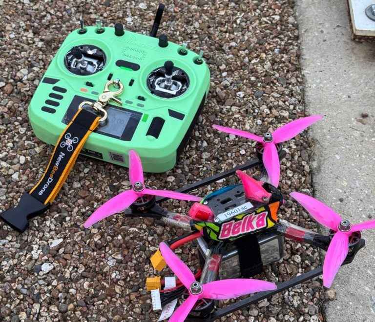 fpv дрон и пульт